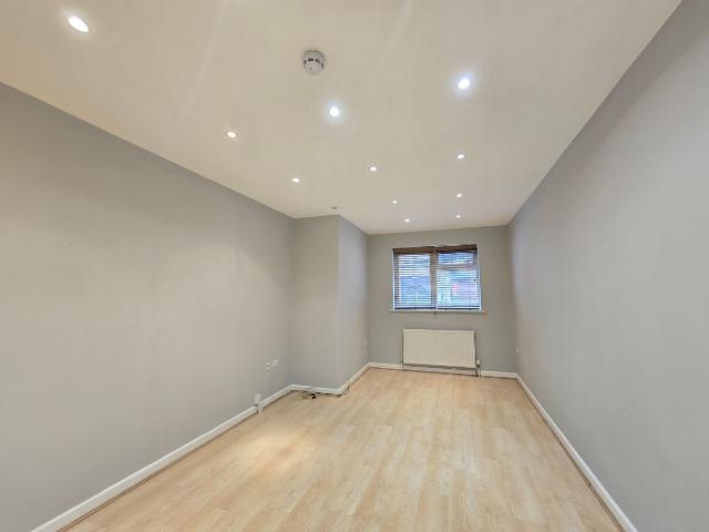 Studio for rent in Temple Fortune, Greater London