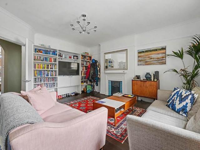 Apartment for rent in Golders Green, Greater London