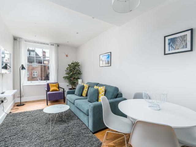 Apartment for rent in Swiss Cottage, Greater London