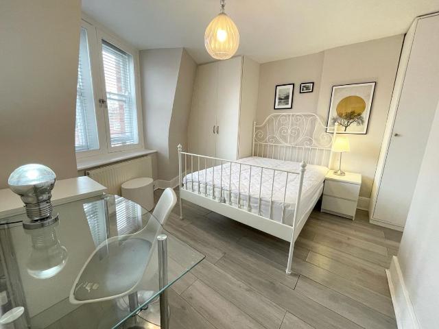 Studio for rent in South Hampstead, Greater London