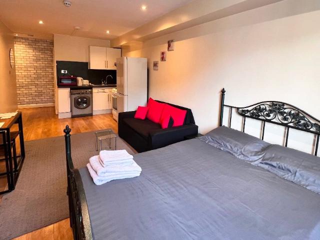 Studio for rent in South Hampstead, Greater London