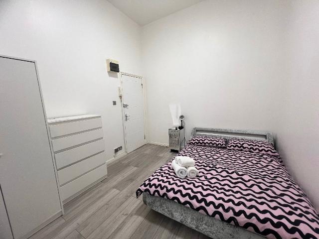 Studio for rent in South Hampstead, Greater London
