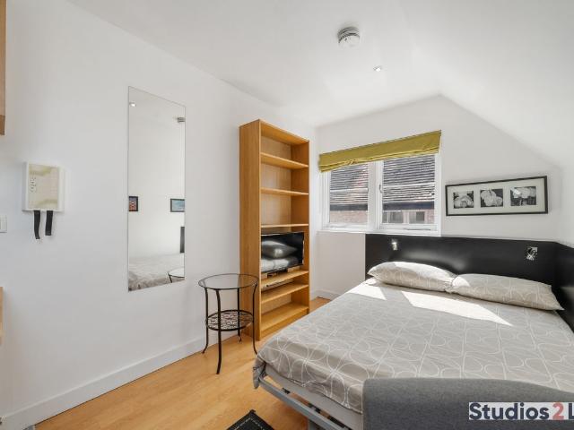 Studio for rent in West Hampstead, Greater London