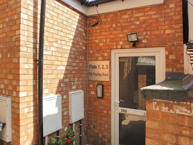 Studio for rent in Temple Fortune, Greater London