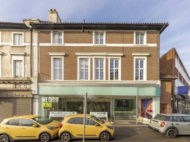 Apartment for rent in Temple Fortune, Greater London