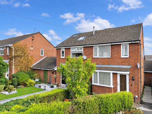 House for rent in Bruntcliffe, Leeds