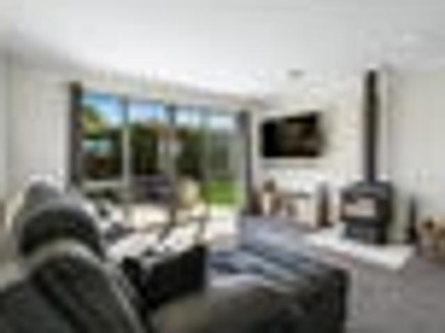 House for sale in Otakou