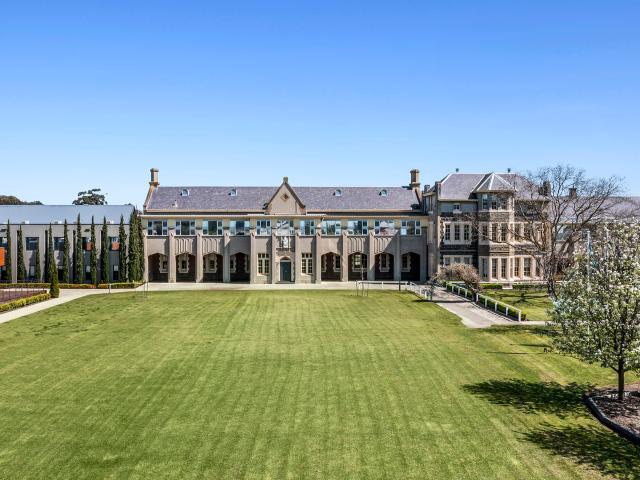 Townhouse for sale in Geelong, Victoria