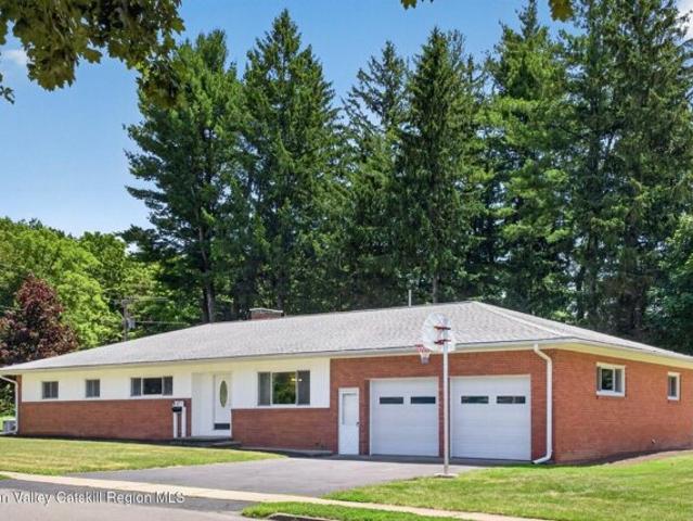 House for sale in Bloomington, New York