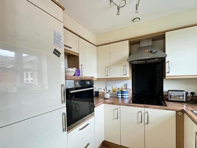 House for sale in Green Close, Warwickshire