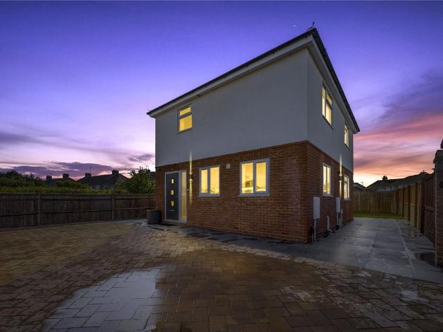 House for rent in Roselands, Eastbourne