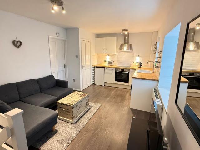 House for rent in Weybridge, Elmbridge