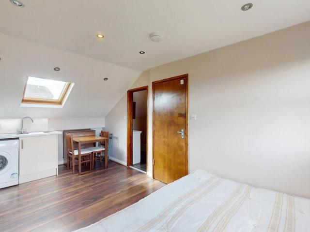 Apartment for rent in Brownswood Park, Stoke Newington