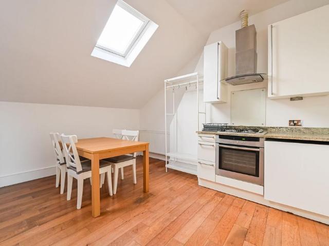 Apartment for rent in Brownswood Park, Stoke Newington