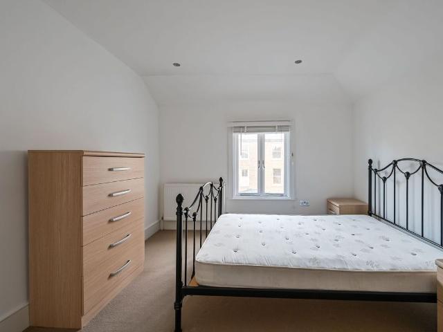 Apartment for rent in Brownswood Park, Greater London