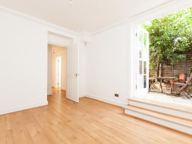 Apartment for rent in Brownswood Park, Stoke Newington
