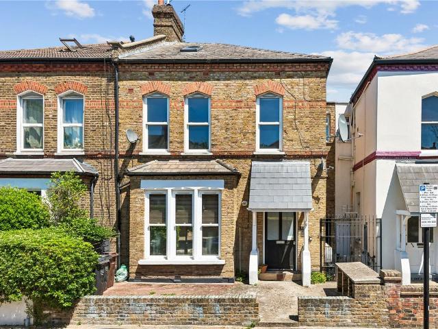 Apartment for rent in Brownswood Park, Stoke Newington