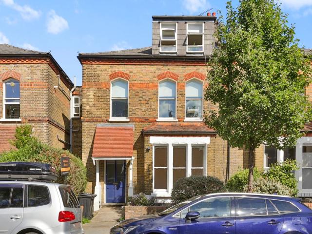 Apartment for rent in Brownswood Park, Stoke Newington