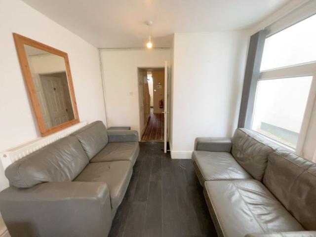 House for rent in Nangreaves, Wales