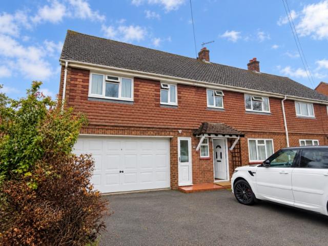 House for rent in Jacobs Well, Guildford