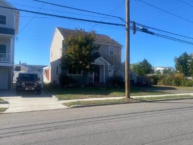 House for sale in Babylon, New York