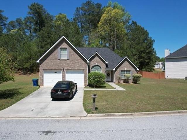 House for sale in Red Oak, Georgia