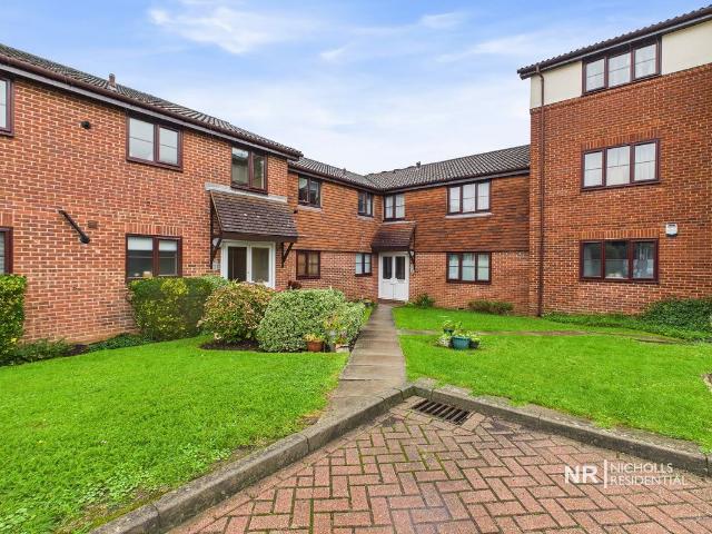 Apartment for rent in Epsom, Surrey