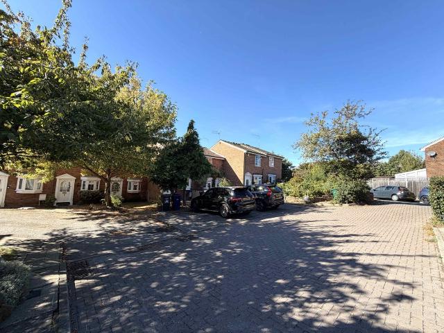 House for rent in London Borough of Barnet, Greater London