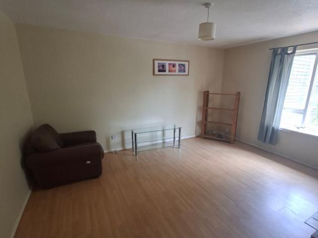 Apartment for rent in London Borough of Merton, Mitcham