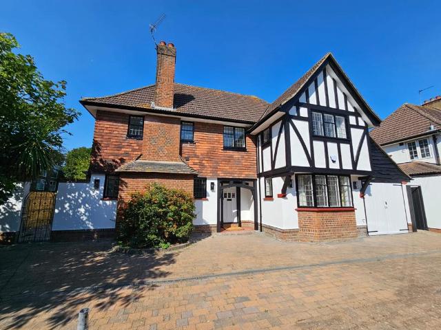 House for rent in London Borough of Hounslow, Greater London