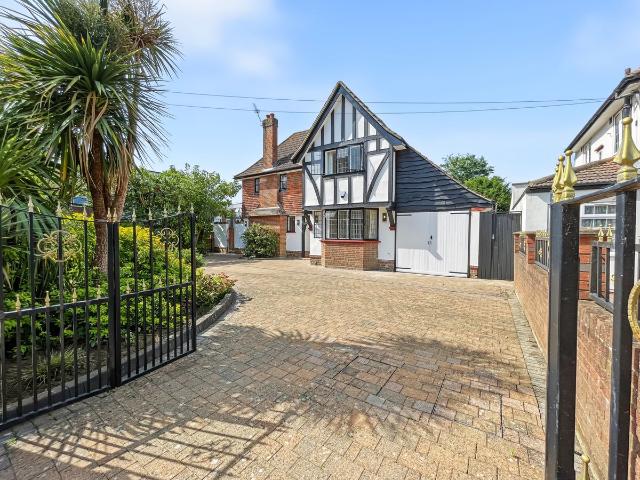 House for rent in London Borough of Hounslow, Greater London