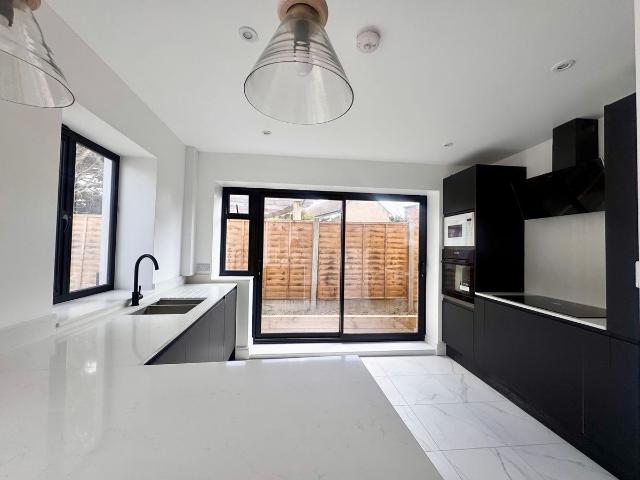 Apartment for rent in Edmonton, Greater London