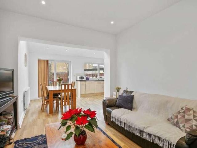 House for rent in London Borough of Ealing, Greater London