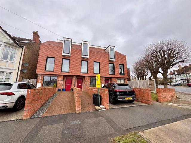 House for rent in Alton Barnes, Essex