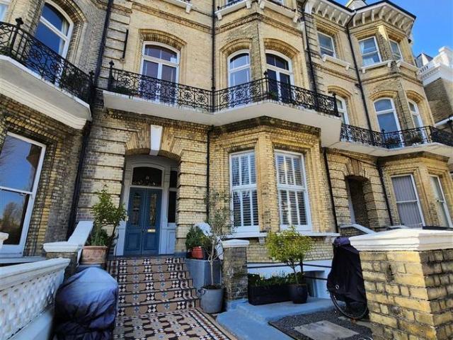 Apartment for rent in Brunswick, Hove