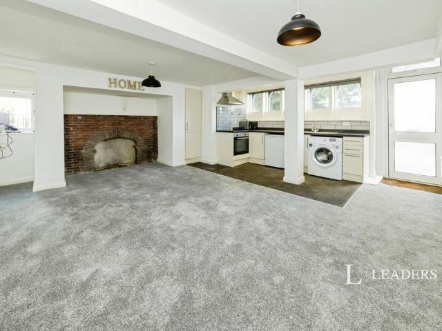 Apartment for rent in Cross In Hand, East Sussex