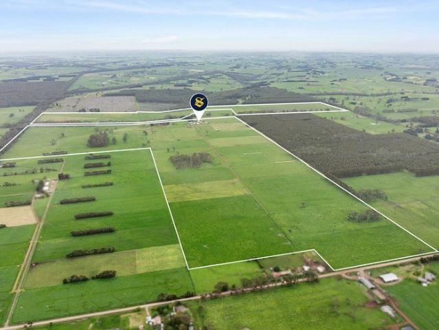 Cottage for sale in Carpendeit, Victoria