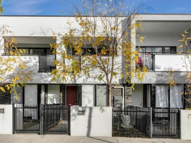 Townhouse for sale in Camerons Creek, Victoria