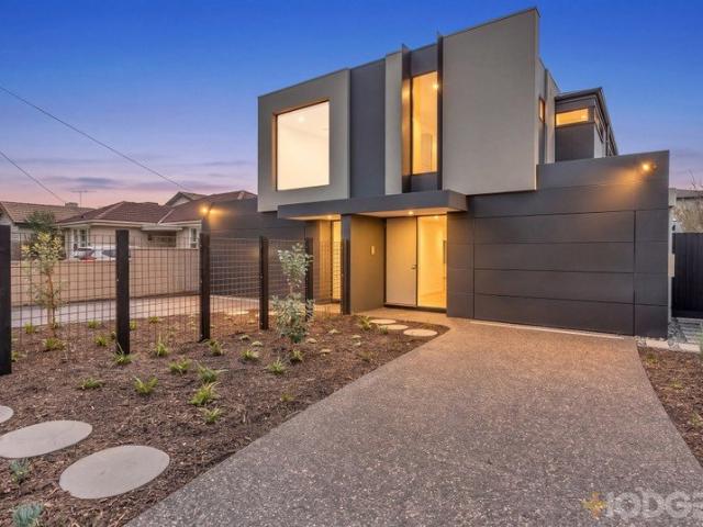 Townhouse for sale in Camerons Creek, Victoria