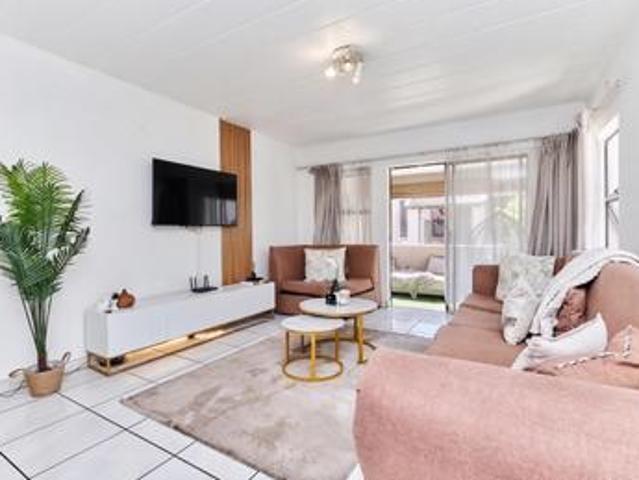 Apartment for sale in Sandton, City of Johannesburg Metropolitan Municipality