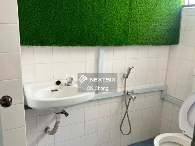 Shop for rent in Ulu Tiram, Johor