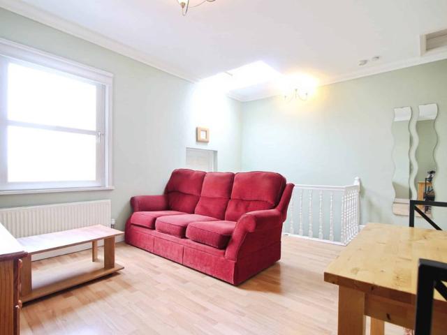 Apartment for rent in Old Town, Swindon