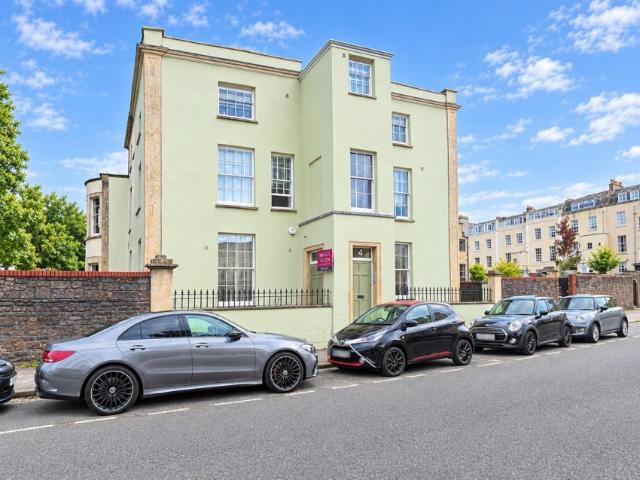 Apartment for rent in Spike Island, Bristol