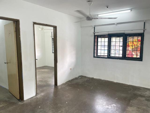 Flat for sale in Petaling, Alam Impian