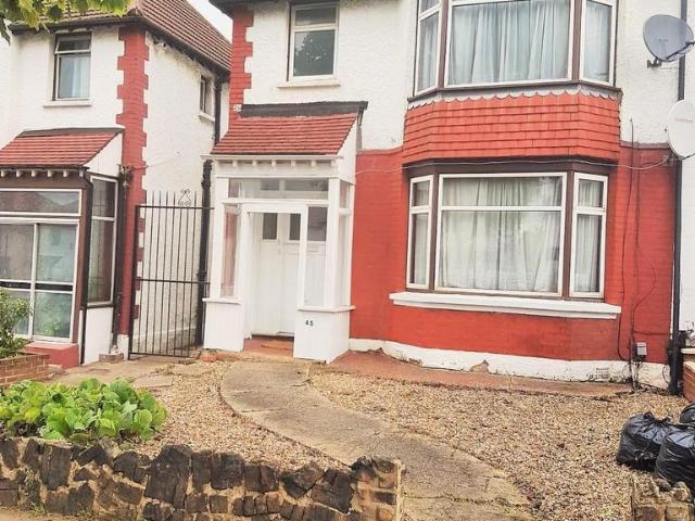 Apartment for rent in Bowes, Bowes Park