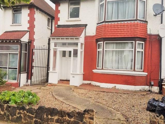 Apartment for rent in Bowes, Bowes Park