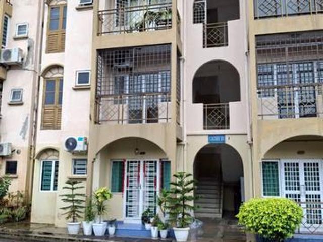 Condominium for sale in Malaka
