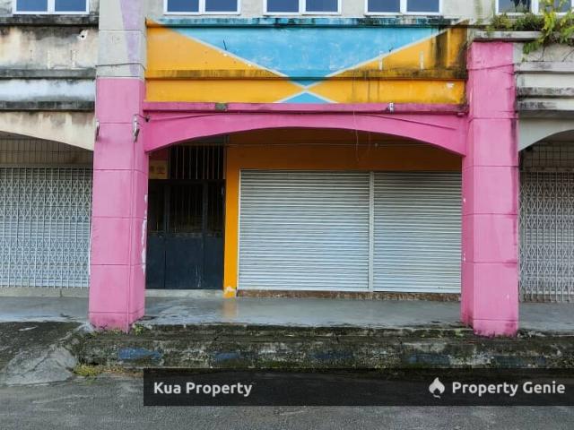 Shop for rent in Batu Kawa
