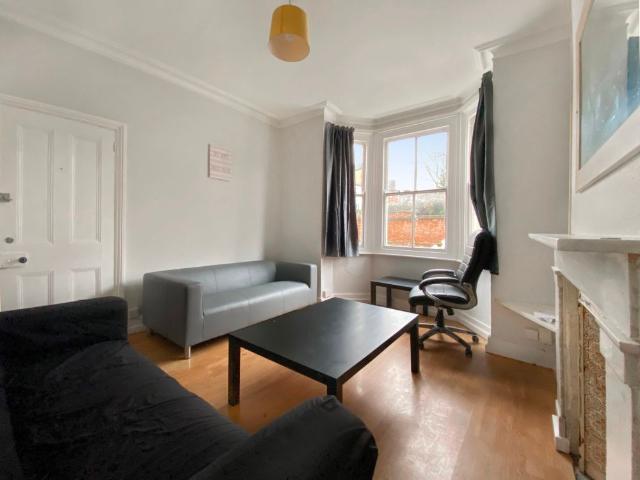 Room for rent in St Clement's, The Slade