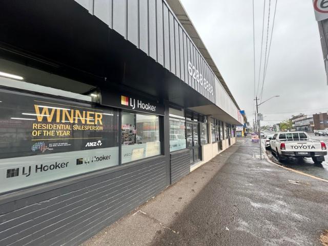 Retail for rent in Woden, Australian Capital Territory